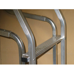 Aluminum step anti-slip pad